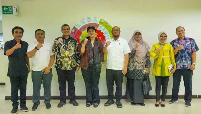 Bupati Dharmasraya Bahas Rehab Sekolah Terintegrasi dan Sekolah Unggul Garuda di Kemenko PMK 1 Bupati Dharmasraya, Annisa Suci Ramadhani berkunjung ke Kemenko PMK