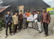 Wakil Bupati Solok Serahkan Bantuan Bedah Rumah kepada Buruh Tani di Parak Gadang Nagari Talang