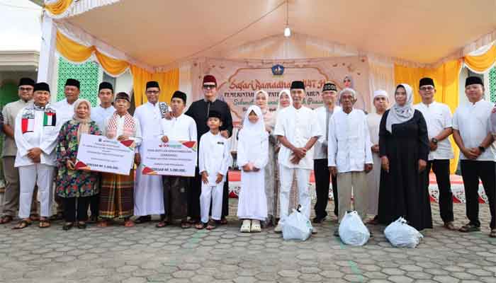 Wabup Bintan bersama Suami Hadiri Safari Ramadan 1447 H di Masjid Nurul Huda Gunung Lengkuas