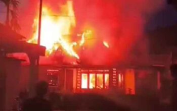 Kebakaran hebat melanda Rumah Permanen Milik Warga Labuah Luruih, Ngari Sungai Kambut, Kecamatan Pulau Punjung, Kabupaten Dharmasraya