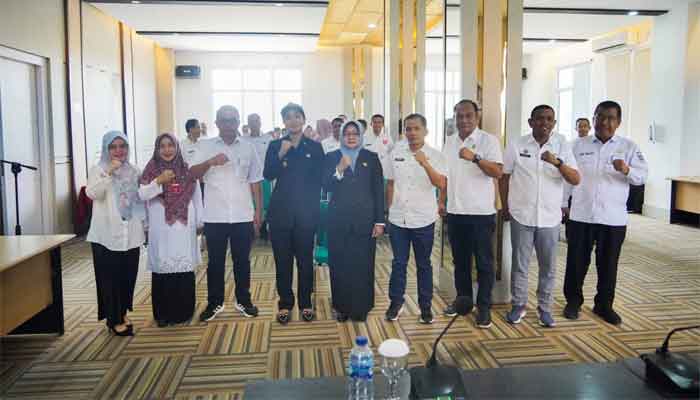 Lasmiyati dalam Pelantikan Pejabat Pimpinan Tinggi Pratama Kabupaten Dharmasraya