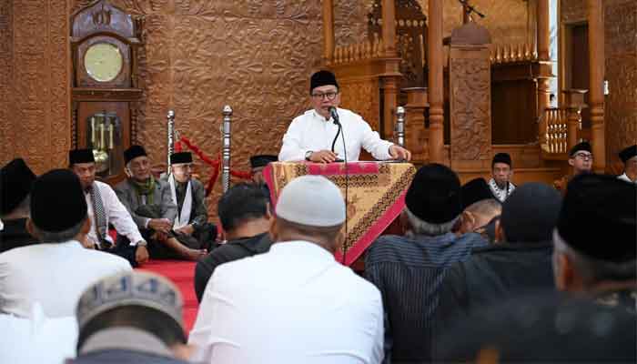 Wali Kota Bukittinggi, Ramlan Nurmatias pimpin Tim Safari Ramadan (TSR) 1 perdana ke Masjid Jami’ Mandiangin