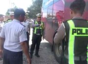 Satlantas Polres Dharmasraya bersama Tim Gabungan periksa kendaraan angkutan Lebaran