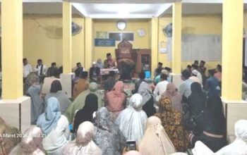 Bupati Limapuluh Kota, Safni Sikumbang saat Safari Ramadan di Masjid An Nur Jorong Kubang Balambak, Nagari Simpang Kapuak, Kecamatan Mungka