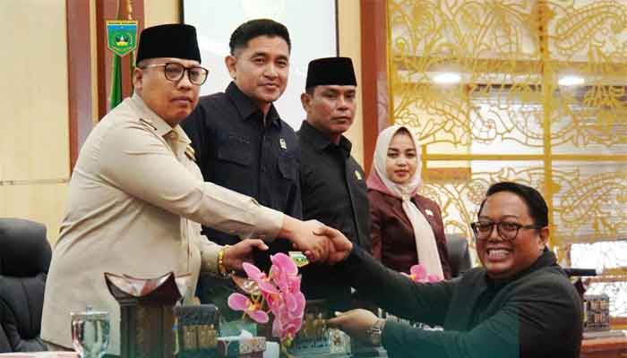 DPRD Padang Panjang Sampaikan 71 Rekomendasi atas LKPj Wali Kota 2025