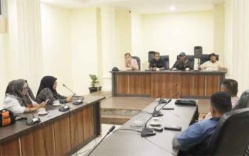 Pertemuan perdana bersama sejumlah pemilik media yang digelar di ruang press room DPRD dalam rangka pembentukan SMSI Kabupaten Solok