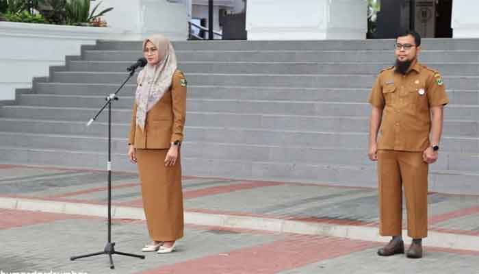 Ismelda Jenreini pimpin apel pagi Pegawai Sekretariat DPRD Sumbar