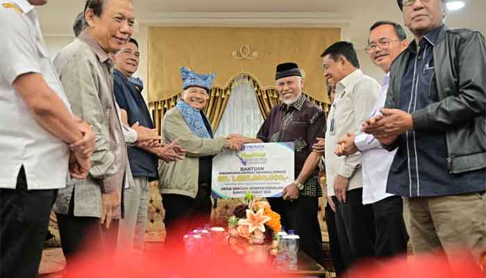 PERADI Serahkan Bantuan Rp1,6 Miliar untuk Pemulihan Fasilitas Umum Terdampak Bencana di Sumbar