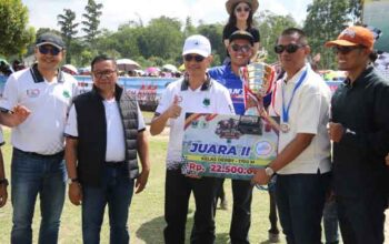Penyerahan hadiah Pacu Kuda Wisata Derby Bukittinggi-Agam 2026