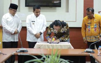 Pemkab Mentawai dan Pemko Solok Tandatangani MoU Kerja Sama komoditas