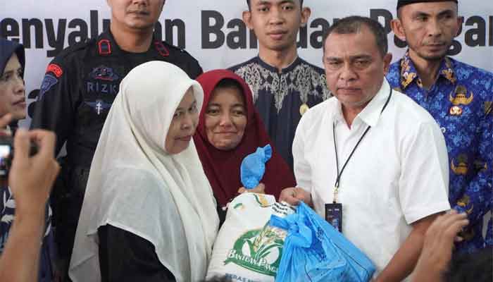 Pemko Padang Panjang Salurkan Bantuan Pangan