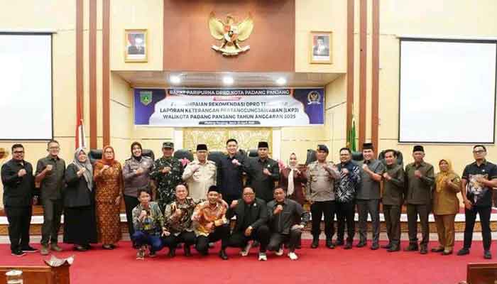 DPRD Padang Panjang Rilis 71 Poin Rekomendasi Resmi Terhadap LKPJ Wali Kota Tahun Anggaran 2025 2 DPRD Padang Panjang sampaikan 71 Poin Rekomendasi Terhadap LKPJ Wali Kota Tahun Anggaran 2025