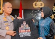 Rezka Oktoberia Dinobatkan Sebagai Sahabat Kapolda Sumbar