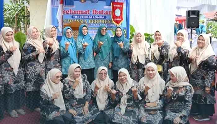 Tim Penilai Tingkat Provinsi Kunjungi Dasawisma Cendrawasih I Ipuah Bukittinggi