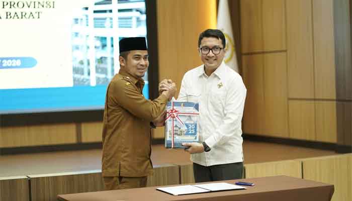 Wako Solok, Ramadhani Kirana Putra serahkan LKPD Tahun 2025 kepada BPK Perwakilan Sumbar