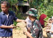 Satgas TMMD ke-128 Bersama Warga Krangean dalam Distribusi Material secara Estafet