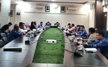 Arahan kegiatan bimbingan manasik haji oleh Plt Kepala Kantor Kementerian Haji dan Umrah Kota Sawahlunto, Dafrizon