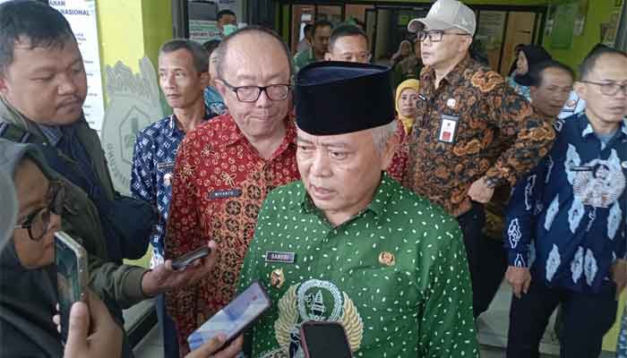 Bupati Malang, M. Sanusi, dalam program “Sambang Puskesmas” ke Puskesmas Sumberpucung dalam rangka penguatan layanan kesehatan