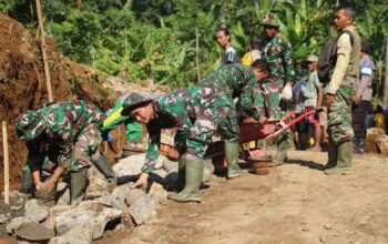 Pembangunan Jalan TMMD ke-128 di Desa Krangean