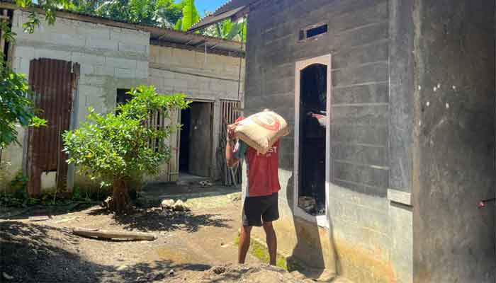 Penurunan Material Program TMMD ke-128 di Desa Krangean