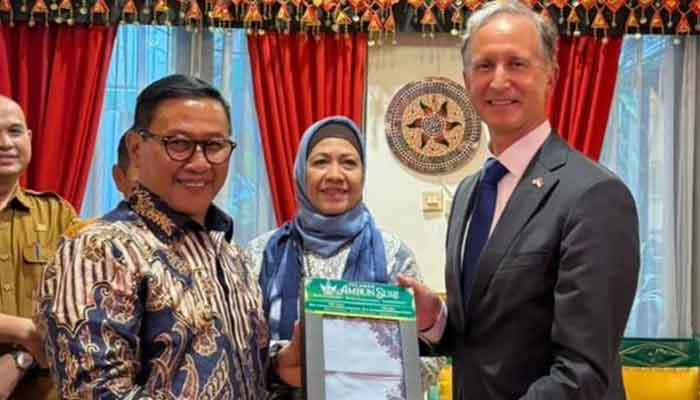 Pertemuan Wali Kota Bukittinggi, Ramlan Nurmatias dengan Duta Besar Belanda untuk Indonesia, Marc Gerritsen dalam rangka menyukseskan peringatan 100 Tahun Jam Gadang