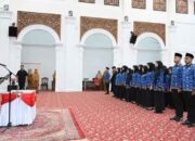 Wali Kota Ramlan Nurmatias serahkan SK Pengangkatan PNS sekaligus mengambil sumpah/janji di lingkungan Pemerintah Kota Bukittinggi