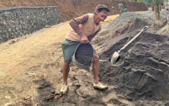 Wanto ikut dalam pembangunan Jembatan Garuda TMMD ke-128