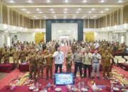 Bupati Dharmasraya, Annisa Suci Ramadhani foto bersama usai penyerahan SPPT PBB Tahun 2026 kepada Wali Nagari