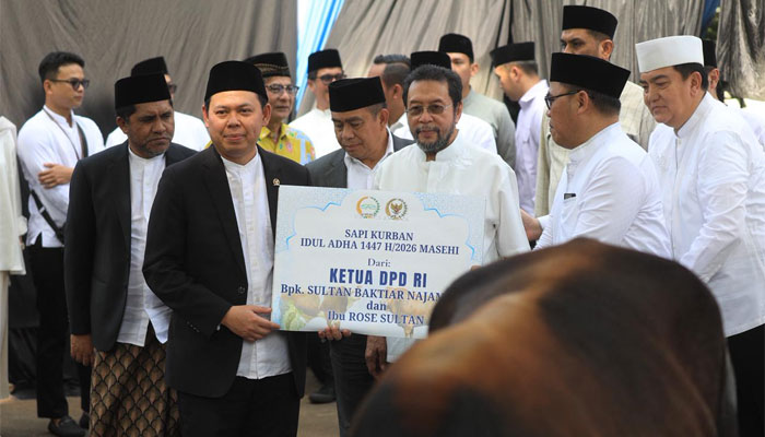 DPD RI Salurkan Daging Kurban kepada Masyarakat di Sejumlah Wilayah 1 DPD RI Salurkan Daging Kurban kepada Masyarakat