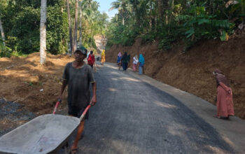 Jelang Penutupan TMMD ke-128, Desa Krangean Tinggalkan Riuh Pembangunan dengan Wajah Baru 4 Bersih-bersih warga Desa Krangean jelang penutupan TMMD ke-128