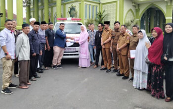 Anggota DPRD Bukittinggi Elfianis Bantu 1 Unit Mobil Siaga untuk Masjid Al Falah Tembok 8 Anggota DPRD Bukittinggi Elfianis Bantu 1 Unit Mobil Siaga untuk Masjid Al Falah Tembok