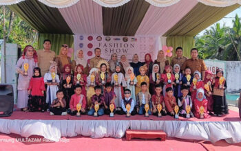 TK Nurul Huda Berkolaborasi dengan Bumdes Someks Desa Silungkang Oso Gelar Fashion Show dan Market Day 5 TK Nurul Huda Berkolaborasi dengan Bumdes Someks Desa Silungkang Oso Gelar Fashion Show dan Market Day
