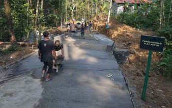 Semangat gotong royong dalam TMMD ke-128 di Desa Krangean