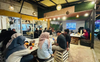 HMI Cabang Dharmasraya nonton bareng film dokumenter