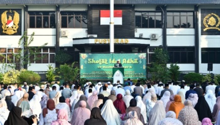Danpusterad Gelar Sholat Idul Adha 1447 H Bersama Warga, Salurkan 11 Hewan Kurban