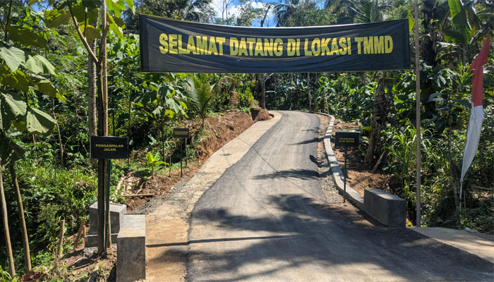TMMD ke-128: Wajah Baru Jalan Dusun Batur, Harapan Warga Krangean Mulai Terhampar 1 Wajah baru jalan Dusun Batur, Desa Krangean dalam TMMD ke-128