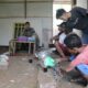Aroma Kopi Hangatkan Keakraban Keluarga Agus dengan Satgas dalam RTLH TMMD ke-128