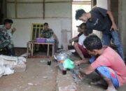 Minum kopi hangat di tengah pembangunan RTLH TMMD ke-128 Purbalingga