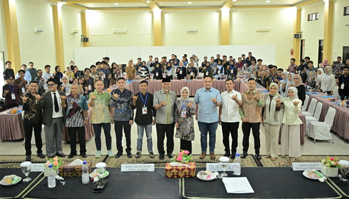Pemprov Sumbar Perkuat Skill Wirausaha Muda Melalui Pelatihan Digital Marketing 1 Gubernur Mahyeldi Ansharullah membuka Pelatihan Digital Marketing bagi Wirausaha Muda Sumbar 2026