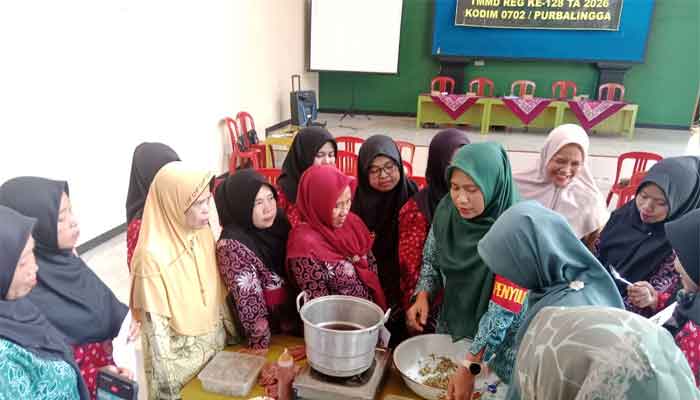 Program Pelatihan Lele Jadi Dimsum TMMD ke-128 di Desa Krangean