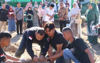 Pemko Bukittinggi bersama Mitra Kerja Sembelih 12 Sapi Kurban, 980 Kupon Dibagikan ke Warga 4 Pemko Bukittinggi bersama Mitra Kerja Sembelih 12 Sapi Kurban