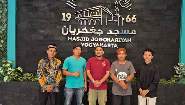 Pengurus Masjid Al Hidayah bersama Kepala Desa Taratak Boncah Sawahlunto Studi Tiru ke Masjid Jogokariyan Jogyakarta