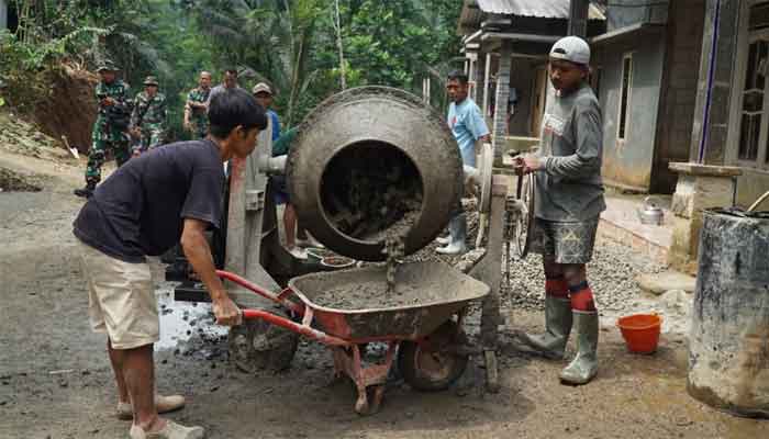 Putaran Molen dan Semangat Baru di Awal Pekan TMMD ke-128 di Desa Krangean