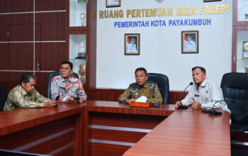 Pemko Payakumbuh Siap Maksimalkan Tambahan TKD untuk Mitigasi dan Rekonstruksi Pascabencana 4 Wakil Wali Kota Payakumbuh, Elzadaswarman mengikuti Rakor terkait realisasi penggunaan tambahan TKD bagi daerah terdampak bencana, bersama Mendagri, Muhammad Tito Karnavian