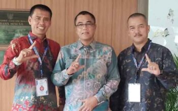 Sekda Kota Payakumbuh, Rida Ananda (tengah), tampil sebagai mentor dalam seminar rancangan Proyek Perubahan Pelatihan Kepemimpinan Nasional (PKN) Tingkat II di Gedung Graha Wisesa Lembaga Administrasi Negara (LAN) RI, Jakarta