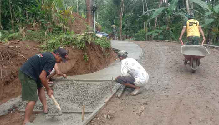 Perjuangan Satgas TMMD ke-128 di Dusun Batur Krangean