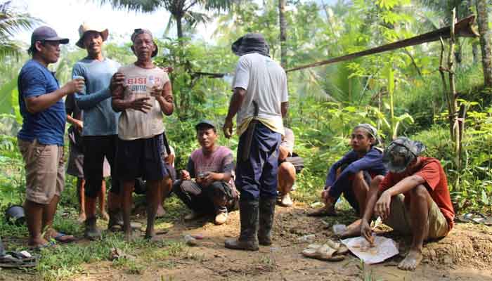Secangkir Kopi Jadi Pelepas Lelah Para Pejuang Desa Krangean dalam TMMD ke-128