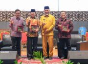 Gubernur Sumbar, Mahyeldi dalam Seminar Nasional Kiprah Rahmah El Yunusiyyah sebagai Pahlawan Nasional di Auditorium UNP