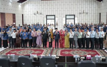 Pemkab Solok Selatan Dorong Inovasi OPD untuk Peningkatan Pelayanan Hingga Daya Saing Daerah 5 Sosialisasi Peningkatan Prestasi Kabupaten Solok Selatan Melalui Penguatan Kinerja Sumber Daya Manusia yang Inovatif dan Berdaya Saing di Aula Sarantau Sasurambi Kantor Bupati