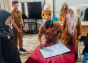 Wabup Dharmasraya, Leli Arni melantik Pejabat Administrator, Pengawas dan Kepala UPT Puskesmas